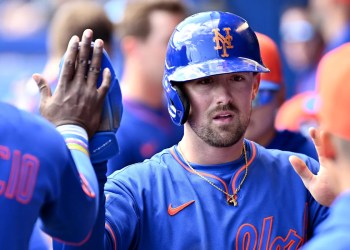 Mets Defeat Blue Jays 4-3 Mets Defeat Blue Jays 4-3