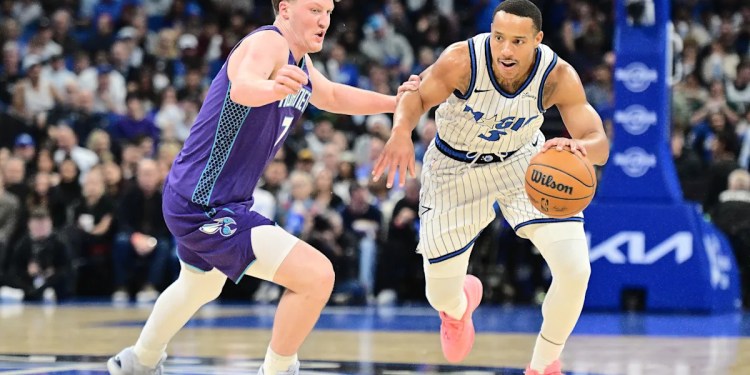 Kon Knueppel scores 16 points, exits game with ankle injury Kon Knueppel scores 16 points, exits game with ankle injury