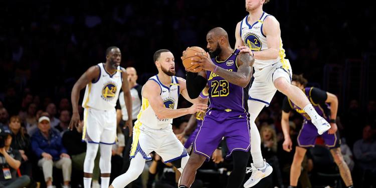 Did the Lakers and Warriors switch roles amid NBA’s wild trade deadline? Did the Lakers and Warriors switch roles amid NBA’s wild trade deadline?
