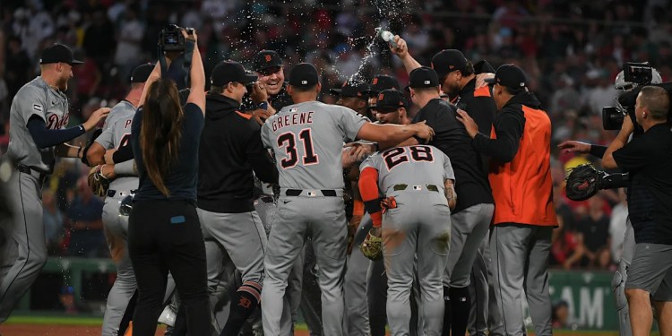 Tigers secure playoff position; AL Central race remains close Tigers secure playoff position; AL Central race remains close