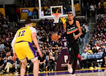 Spurs Defeat Lakers Without Key Players Spurs Defeat Lakers Without Key Players