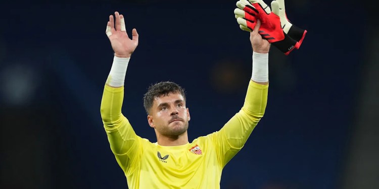 Álvaro Fernández Leaves Sevilla Álvaro Fernández Leaves Sevilla