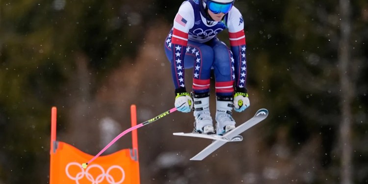 Lindsey Vonn finishes training run before Olympic downhill race Lindsey Vonn finishes training run before Olympic downhill race