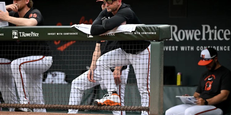 Orioles Manager Hit by Line Drive, Returns for Rally Orioles Manager Hit by Line Drive, Returns for Rally