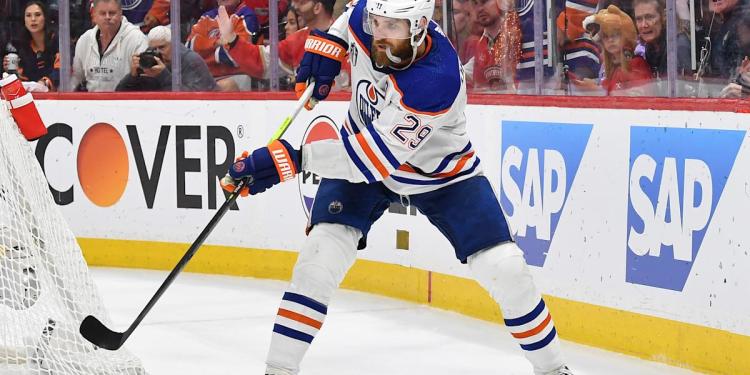 Leon Draisaitl’s new 8-year, 2M extension with Oilers features NHL record M salary cap hit Leon Draisaitl’s new 8-year, 2M extension with Oilers features NHL record M salary cap hit