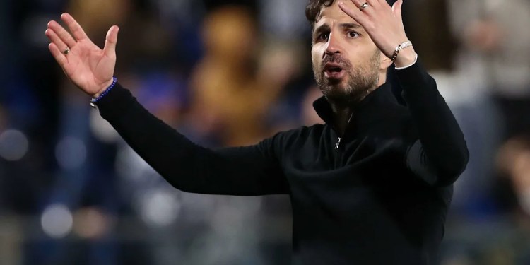 Cesc Fabregas criticizes Gasperini for not shaking hands Cesc Fabregas criticizes Gasperini for not shaking hands