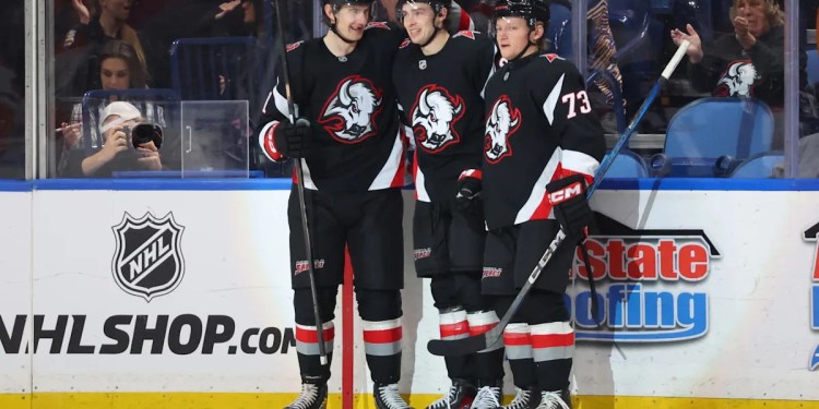 Sabres Defeat Ducks Despite Late Rally Sabres Defeat Ducks Despite Late Rally