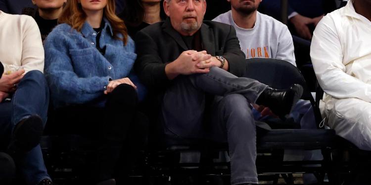 While Knicks owner James Dolan looks out for his own interests, the rest of the NBA carries on While Knicks owner James Dolan looks out for his own interests, the rest of the NBA carries on