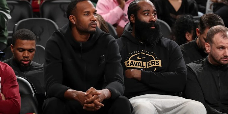 Cavs guard James Harden to play with broken thumb Cavs guard James Harden to play with broken thumb