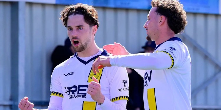 Torquay United defeats Slough Town 5-1 Torquay United defeats Slough Town 5-1