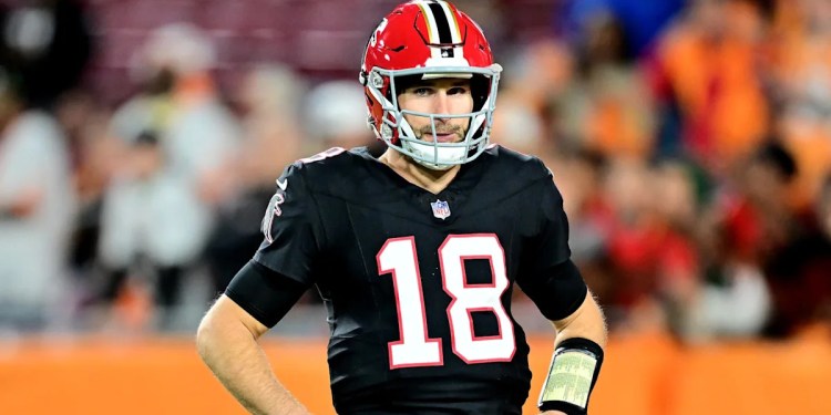 Bucs’ Special Teams Error Results in Falcons Touchdown Bucs’ Special Teams Error Results in Falcons Touchdown