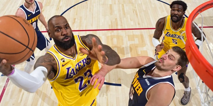 Lakers lose close game to Nuggets Lakers lose close game to Nuggets