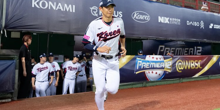 San Diego: Sung-Mun Song Injured; Fans Discontent with Padres’ Offseason San Diego: Sung-Mun Song Injured; Fans Discontent with Padres’ Offseason