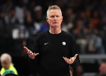 Warriors Struggle in Key Quarter Warriors Struggle in Key Quarter