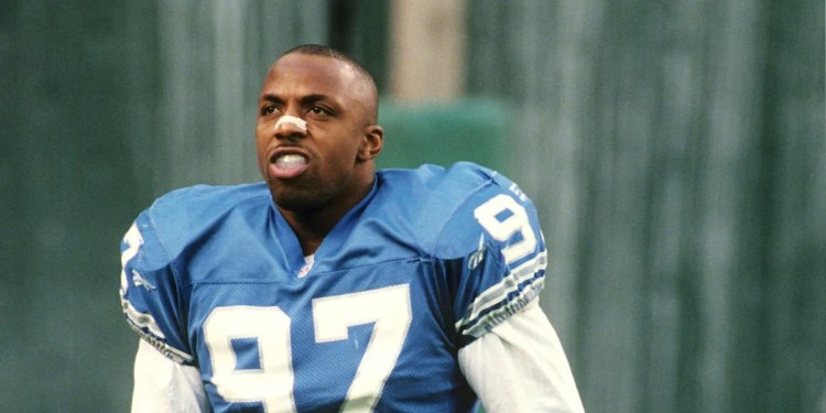 Tracy Scroggins, former Lions defender, passes away at 56 Tracy Scroggins, former Lions defender, passes away at 56