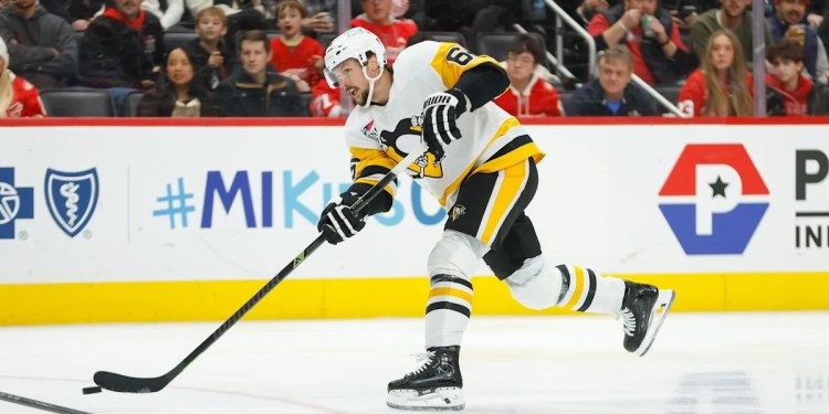 Erik Karlsson Aids Penguins with Strong Performance Erik Karlsson Aids Penguins with Strong Performance
