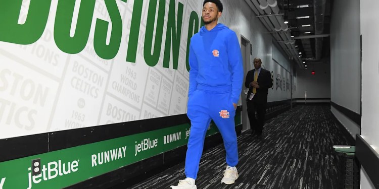 Anfernee Simons discusses trade rumors at charity event Anfernee Simons discusses trade rumors at charity event