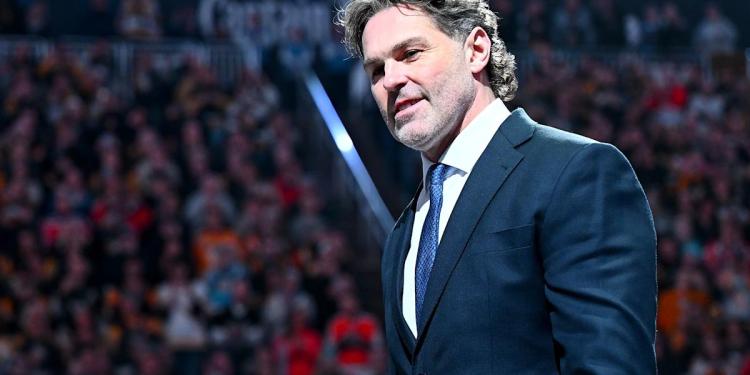 Jaromír Jágr scores in first game since turning 52, passes Gordie Howe as oldest professional hockey player Jaromír Jágr scores in first game since turning 52, passes Gordie Howe as oldest professional hockey player