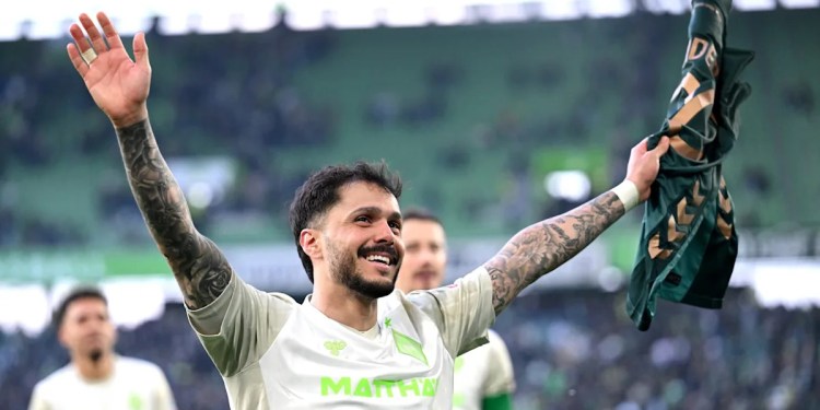 Leonardo Bittencourt discusses Werder Bremen victory and 300th Bundesliga match Leonardo Bittencourt discusses Werder Bremen victory and 300th Bundesliga match