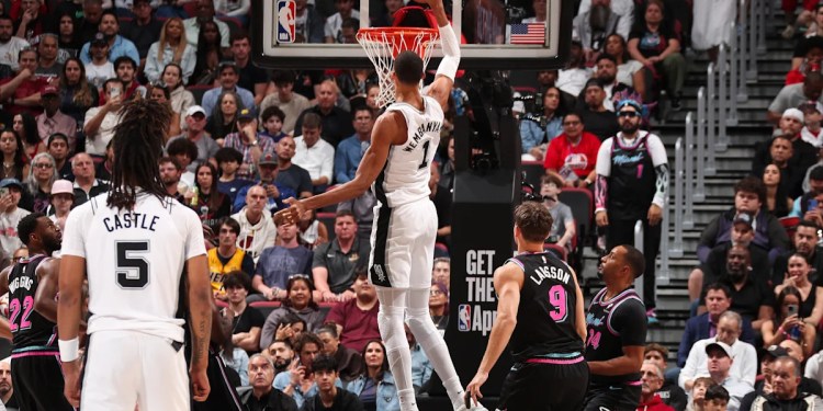 Spurs Achieve Unique Stats in Blowout Win Spurs Achieve Unique Stats in Blowout Win