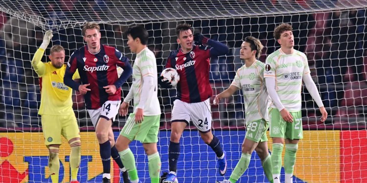 Bologna and Celtic draw 2-2
Skorupski error and Rowe goal highlight match Bologna and Celtic draw 2-2
Skorupski error and Rowe goal highlight match