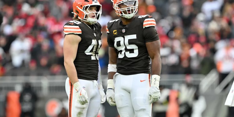 Browns Defenders Named Finalists for NFL Awards Browns Defenders Named Finalists for NFL Awards