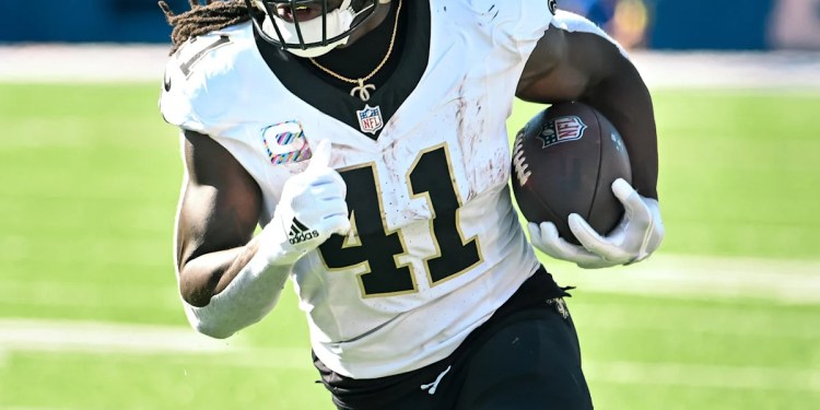 Alvin Kamara Supports Saints’ Signing of Travis Etienne Jr. Alvin Kamara Supports Saints’ Signing of Travis Etienne Jr.