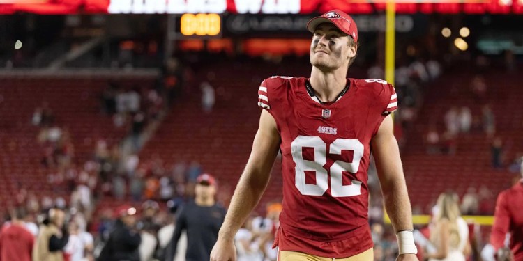 49ers bring back tight end Ross Dwelley from Falcons on 1-year deal 49ers bring back tight end Ross Dwelley from Falcons on 1-year deal