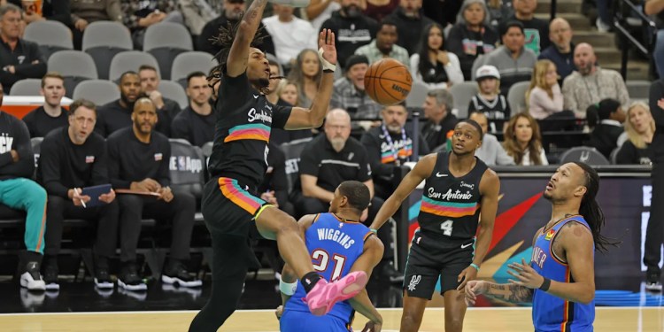 Spurs Defeat Thunder 116-106 at Home Spurs Defeat Thunder 116-106 at Home