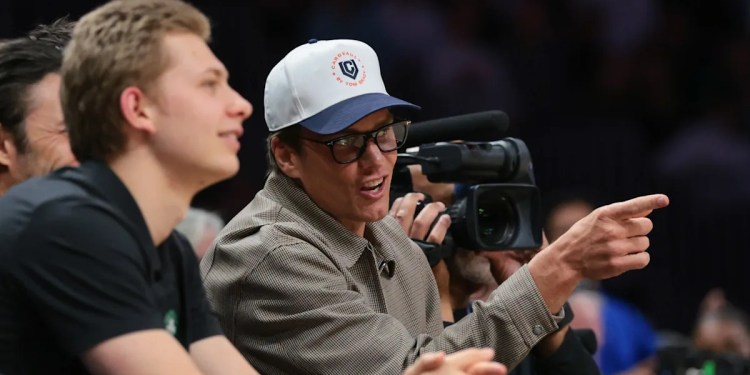 Tom Brady Appears on Raiders’ Offseason Program Start Tom Brady Appears on Raiders’ Offseason Program Start