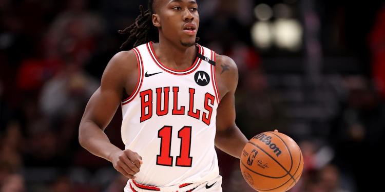 Bulls guard Ayo Dosunmu out for season with shoulder injury, set for surgery Bulls guard Ayo Dosunmu out for season with shoulder injury, set for surgery