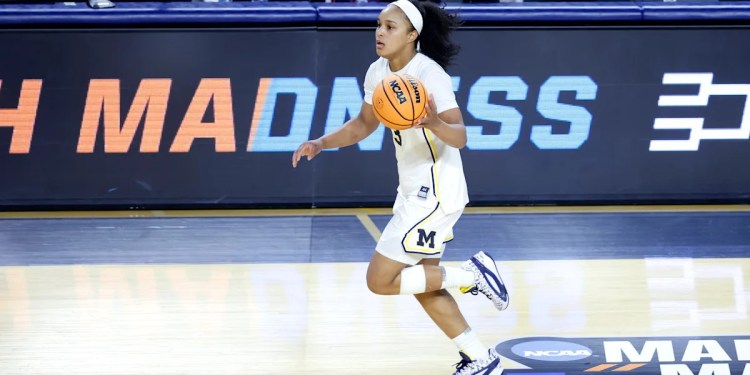 Michigan defeats Holy Cross 83-48 in NCAA women’s tournament Michigan defeats Holy Cross 83-48 in NCAA women’s tournament