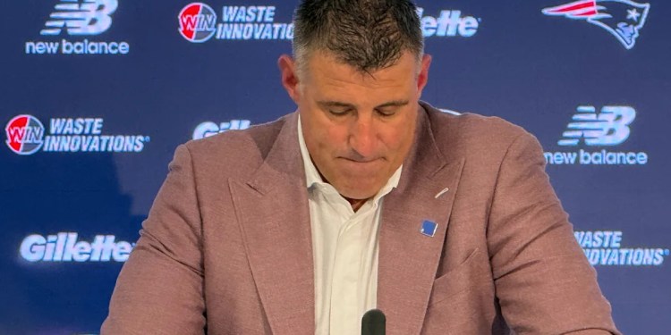 Mike Vrabel Situation Raises Questions for Patriots Mike Vrabel Situation Raises Questions for Patriots