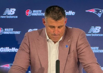 Mike Vrabel Situation Raises Questions for Patriots Mike Vrabel Situation Raises Questions for Patriots