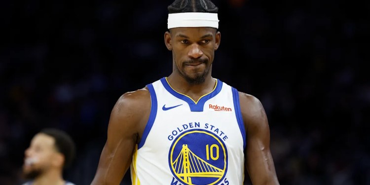 Jimmy Butler Injured, Unable to Put Weight on Right Leg Jimmy Butler Injured, Unable to Put Weight on Right Leg