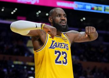LeBron James, 39 years young, records career-best 4th straight triple-double LeBron James, 39 years young, records career-best 4th straight triple-double
