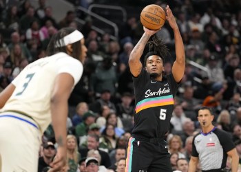 Spurs Defeat Bucks 127-95 Spurs Defeat Bucks 127-95