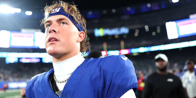 From surprise snaps to voicenotes, Jaxson Dart is finding his way in crowded Giants QB room From surprise snaps to voicenotes, Jaxson Dart is finding his way in crowded Giants QB room