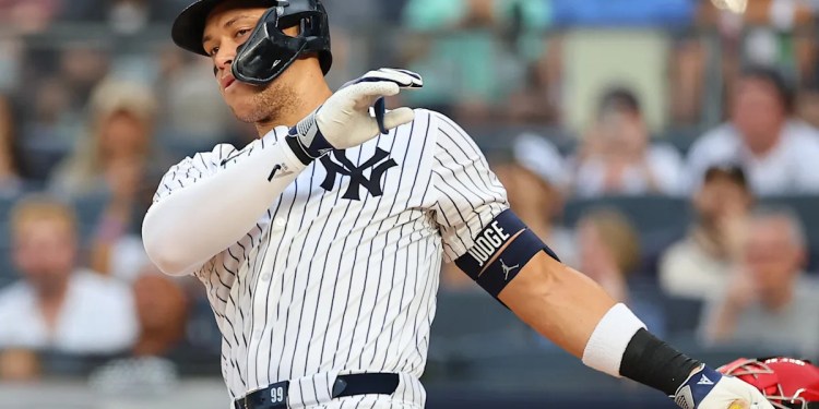 Yankees' Aaron Judge diagnosed with flexor strain, will be placed on IL Yankees' Aaron Judge diagnosed with flexor strain, will be placed on IL