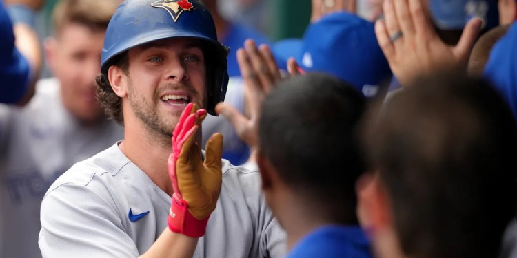 Blue Jays clinch postseason spot with 8-5 win over Royals; AL East title in reach Blue Jays clinch postseason spot with 8-5 win over Royals; AL East title in reach