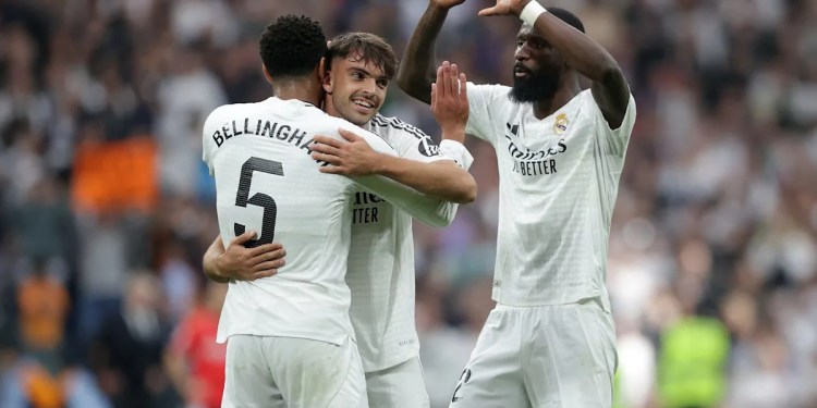 Three Real Madrid Players Return to Training Before Sevilla Match
Defender Remains Absent Three Real Madrid Players Return to Training Before Sevilla Match
Defender Remains Absent