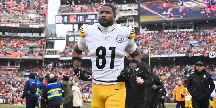 Steelers Release TE Jonnu Smith Steelers Release TE Jonnu Smith