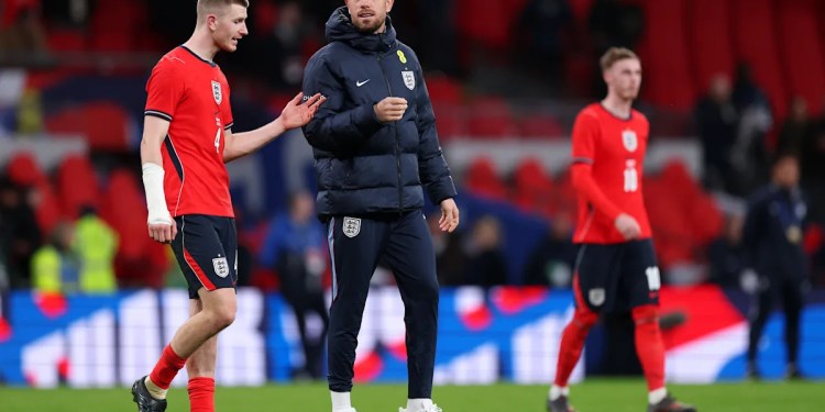 Midfielder considers move to Real Madrid Midfielder considers move to Real Madrid