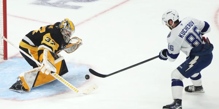 Penguins Lose Third Consecutive Game Despite Strong Defense Penguins Lose Third Consecutive Game Despite Strong Defense