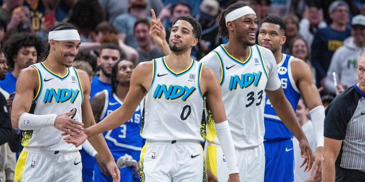 Pacers star Tyrese Haliburton hits wild 3-pointer over Giannis Antetokounmpo, completes 4-point play to beat Bucks Pacers star Tyrese Haliburton hits wild 3-pointer over Giannis Antetokounmpo, completes 4-point play to beat Bucks