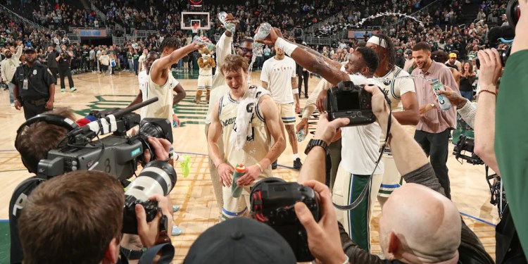 Momentum Moments Volume 10 Momentum Moments Volume 10