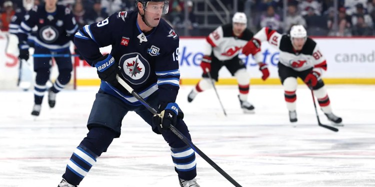 Jonathan Toews Returns to United Center Jonathan Toews Returns to United Center