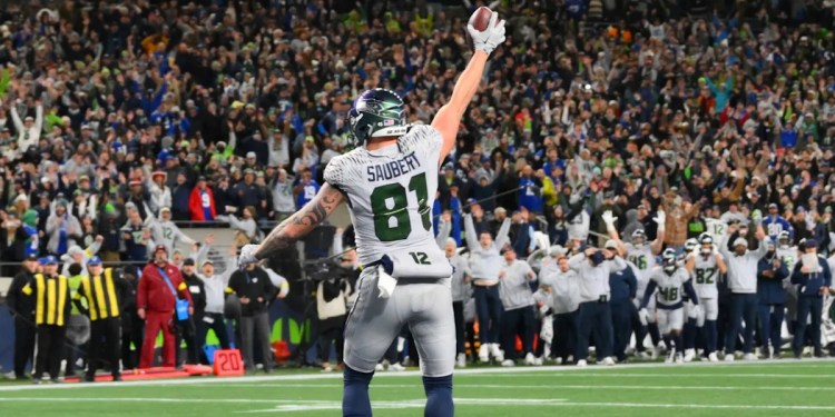 Seahawks Win 38-37 in OT, Claim NFC’s No. 1 Seed Seahawks Win 38-37 in OT, Claim NFC’s No. 1 Seed