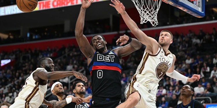 Kristaps Porzingis Injured in Warriors’ Loss Kristaps Porzingis Injured in Warriors’ Loss