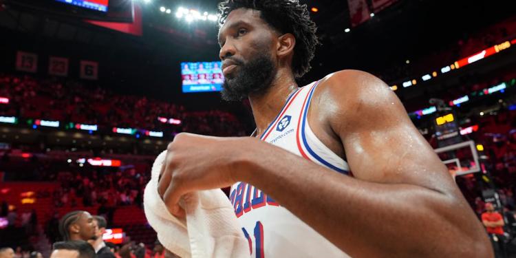 76ers blow 19-point lead in 106-89 loss to Heat, as Joel Embiid takes no foul shots 76ers blow 19-point lead in 106-89 loss to Heat, as Joel Embiid takes no foul shots